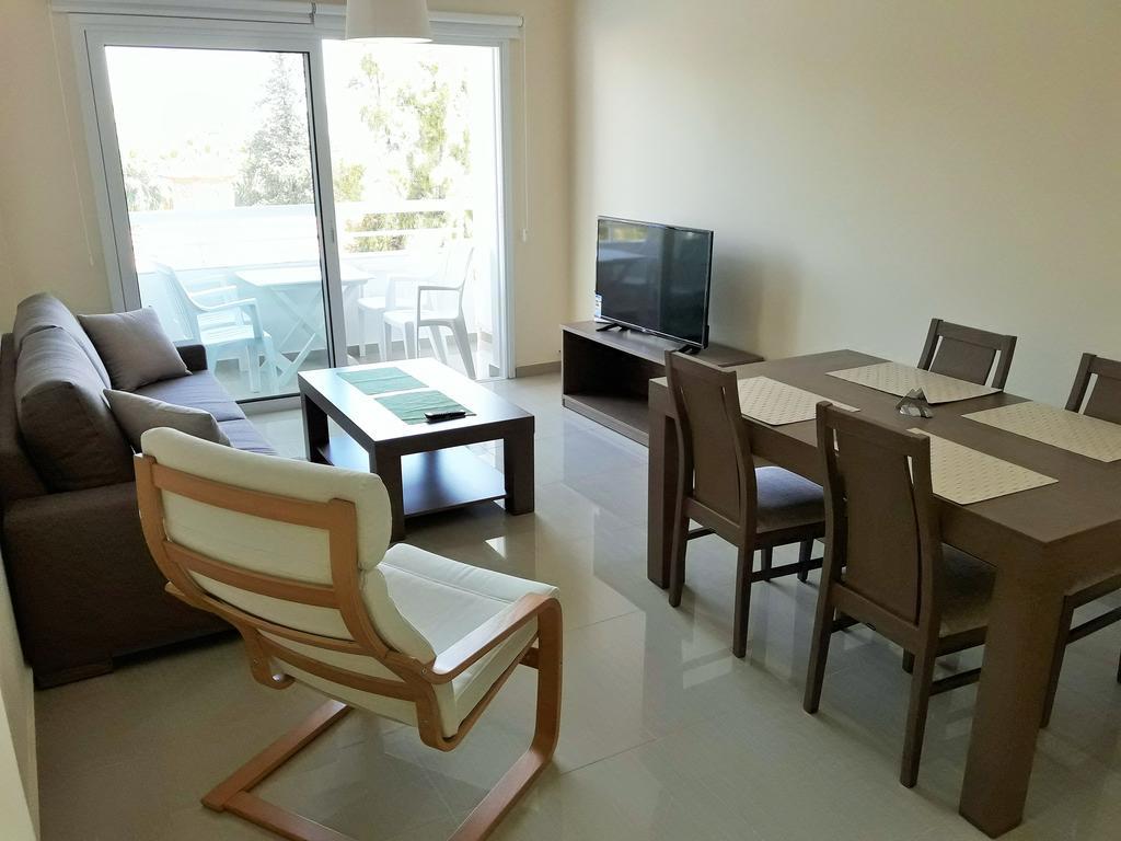 32 Hill Court Apartment Ларнака Екстериор снимка