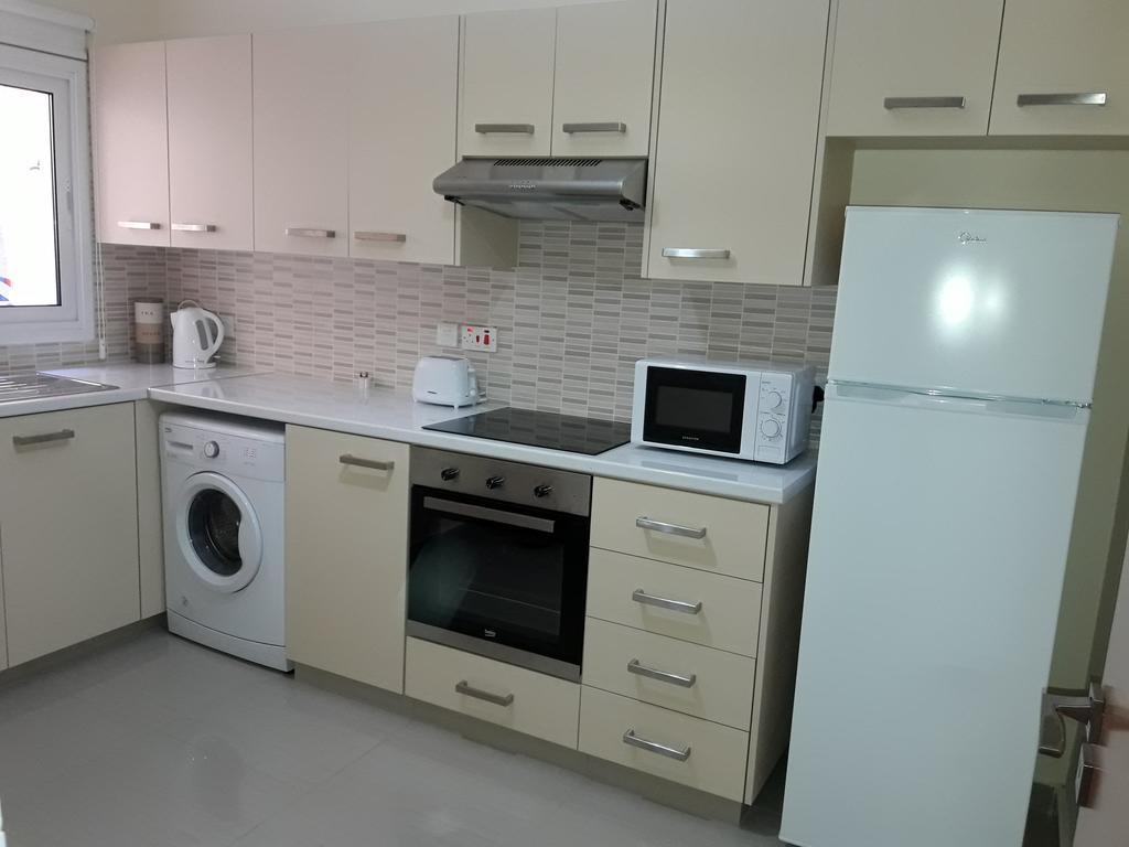32 Hill Court Apartment Ларнака Екстериор снимка
