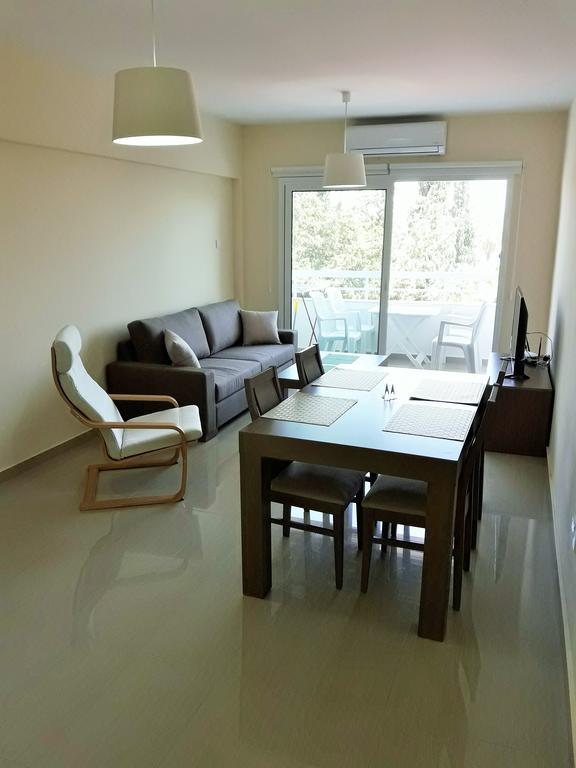 32 Hill Court Apartment Ларнака Екстериор снимка